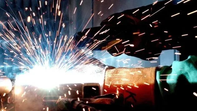 Механізм подачі дроту у зварювальному напівавтоматі: будова та особливості